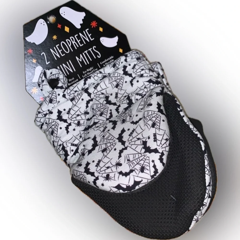 🕷🕸NWT Halloween Fall SpiderWeb Oven Mitt Set🕸🕷
